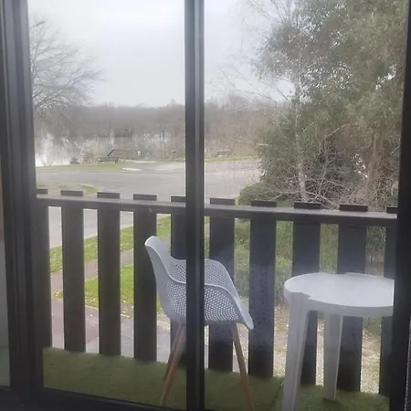 Studio Tout Confort Au Bord Du Lac D'estey Apartment *